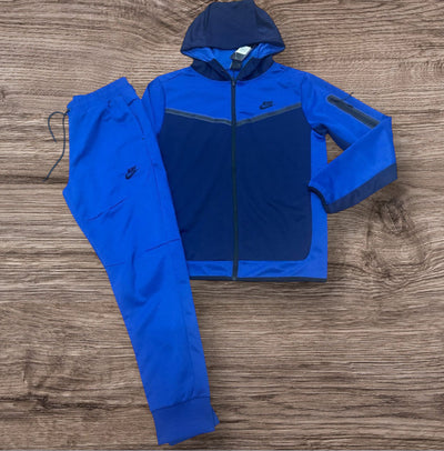 Nike unisex sweat suit W/Hoodie
