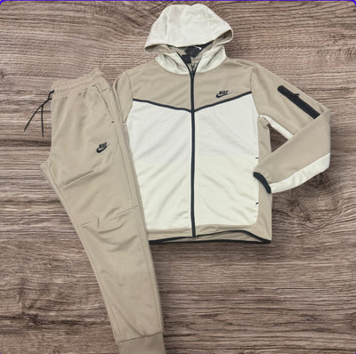 Nike Unisex sweat suits W/hoodie