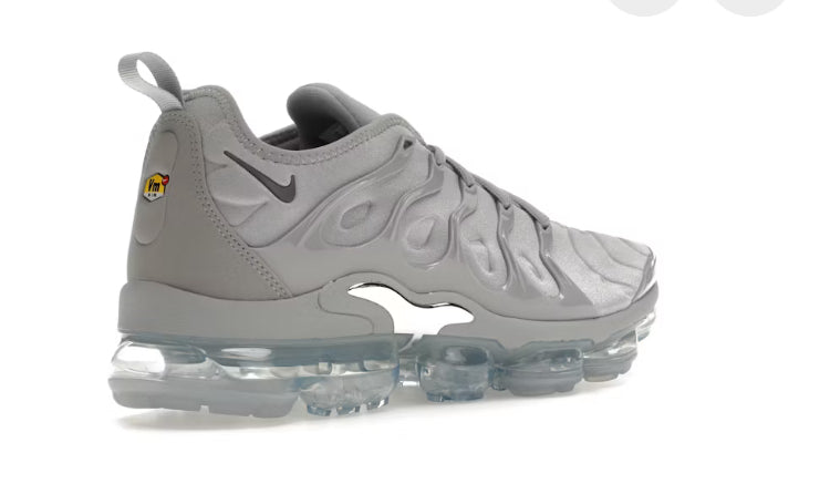 "Nike Air  Vapormax plus"
