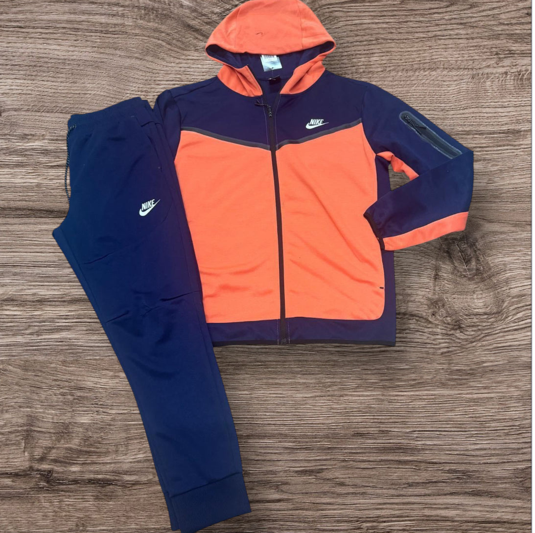 Nike Unisex sweat suits W/hoodie