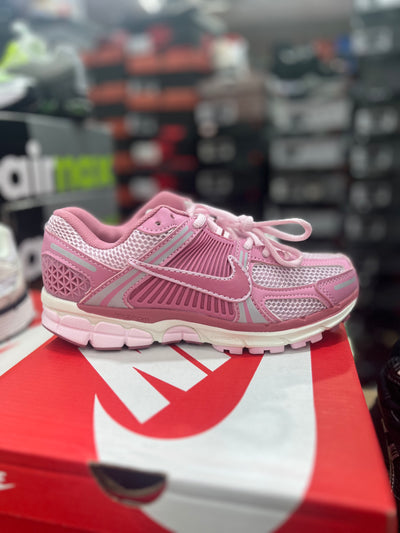 NIKE ZOOM VOMERO******