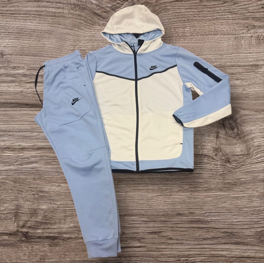 Nike unisex sweat suit W/Hoodie