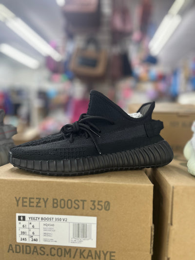 ADIDAS YEEZY 350 V2******