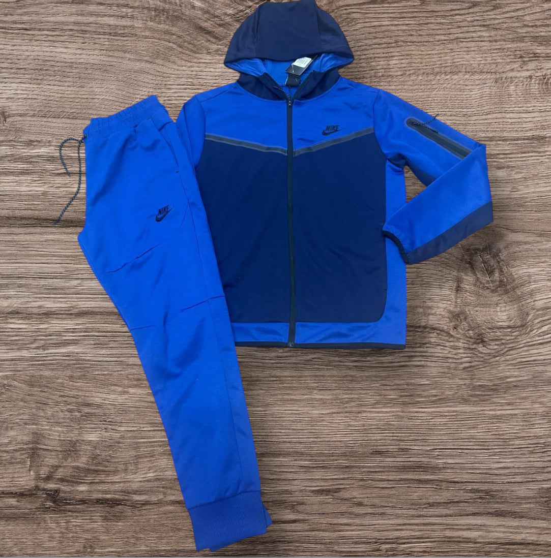 Nike unisex sweat suit W/Hoodie