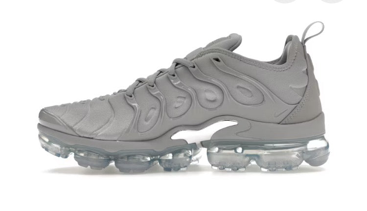 "Nike Air  Vapormax plus"